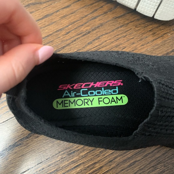 Good Condition Skechers Air Cooled Memory Foam Black Slip Ons Women’s Size 6 - Picture 7 of 15